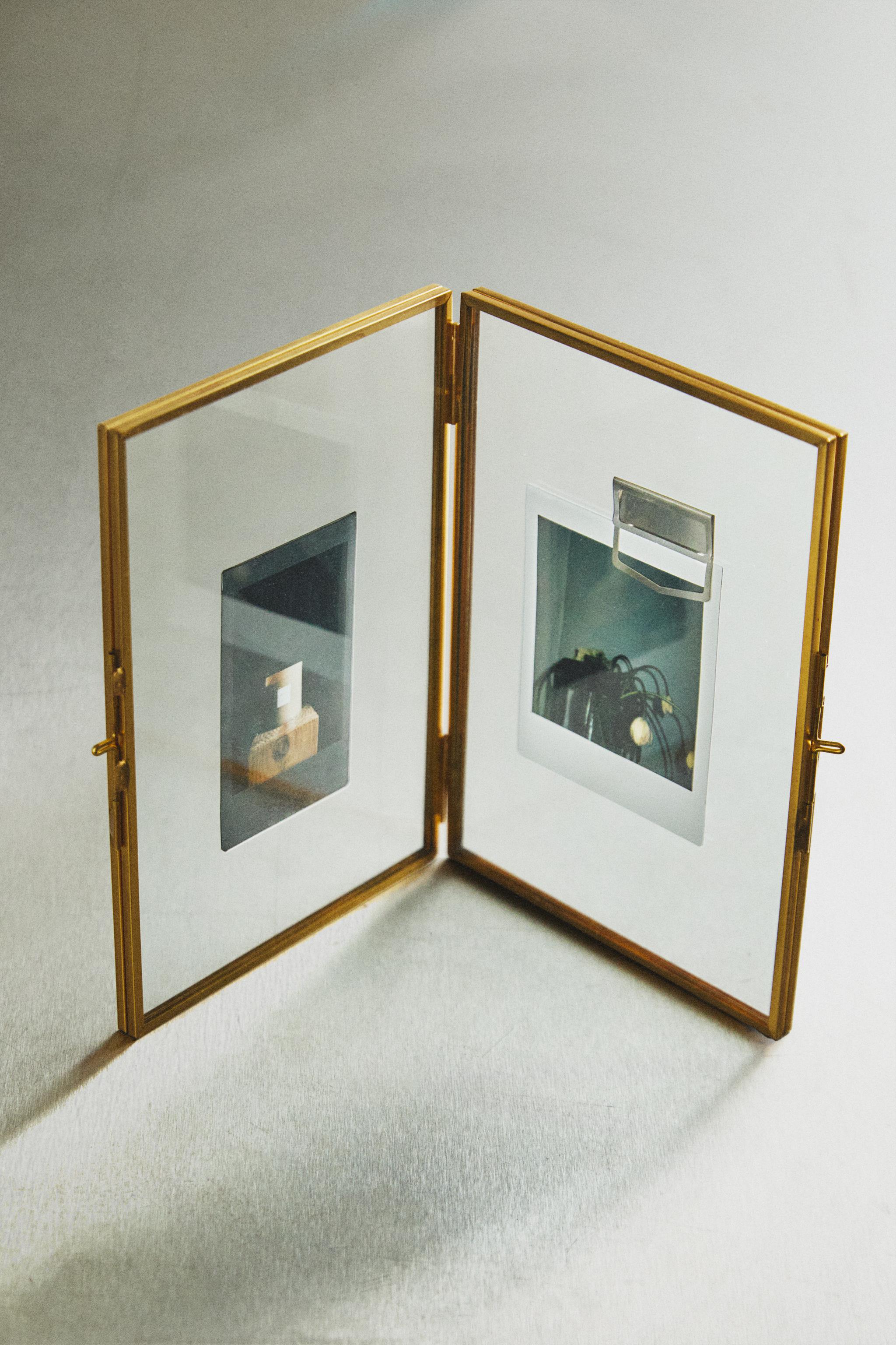 GOLDEN DOUBLE PICTURE FRAME